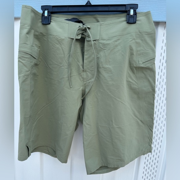 Lululemon Athletica Sage Green Drawstring Shorts - Picture 1 of 10